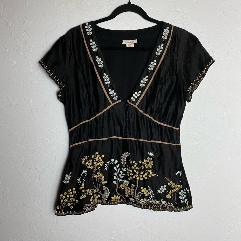 Sundance Cap Short Sleeve Top Women 10 Black Silk Blend Embroidered Flowers Boho
